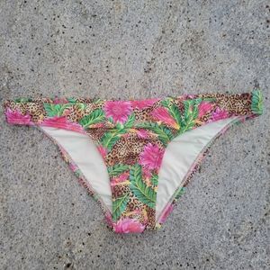 NWOT Onda de Mar Leopard and pink flowers Bikini bottom. Size XS